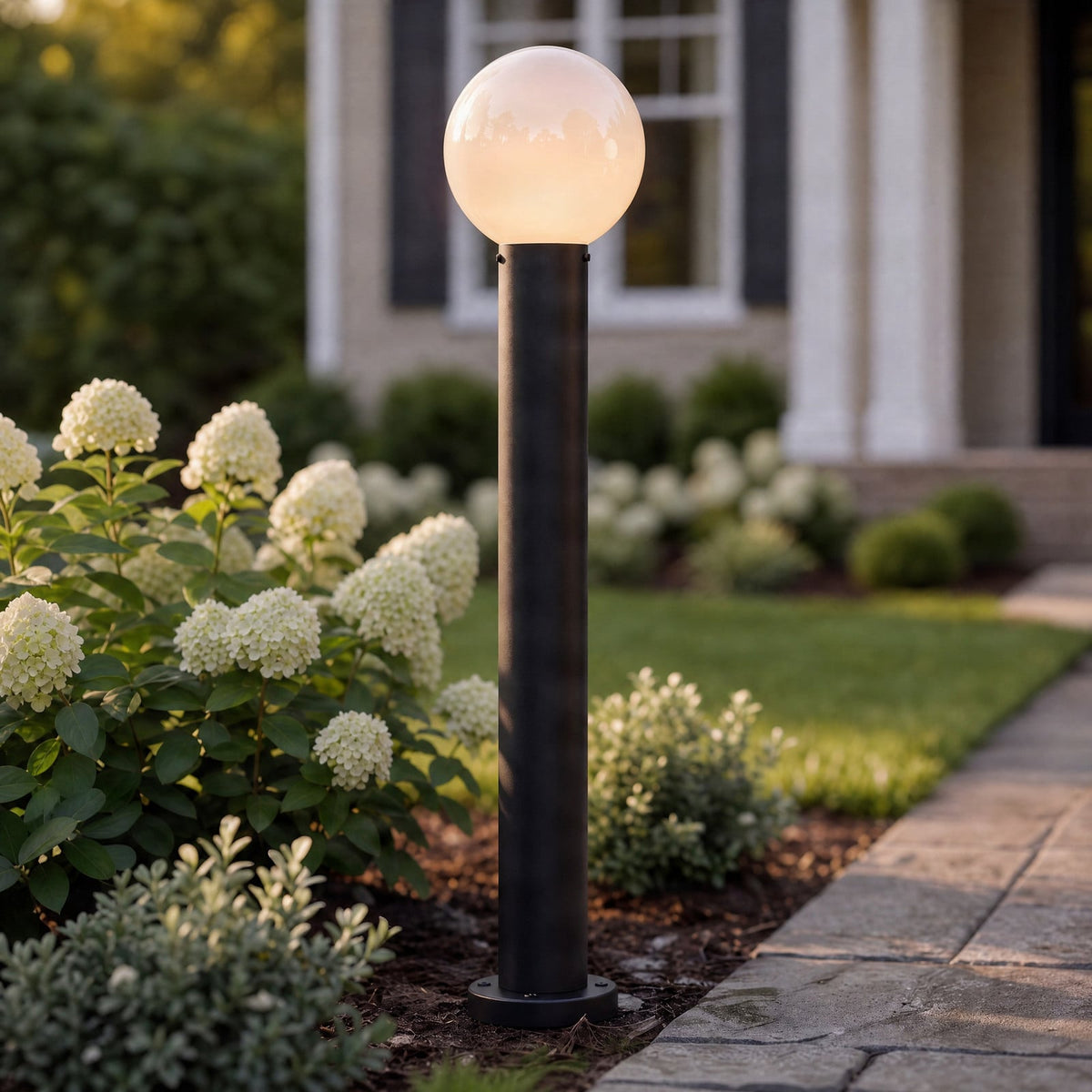 Lucande Dangan Path Light, black and white, height 35.4 in, glass
