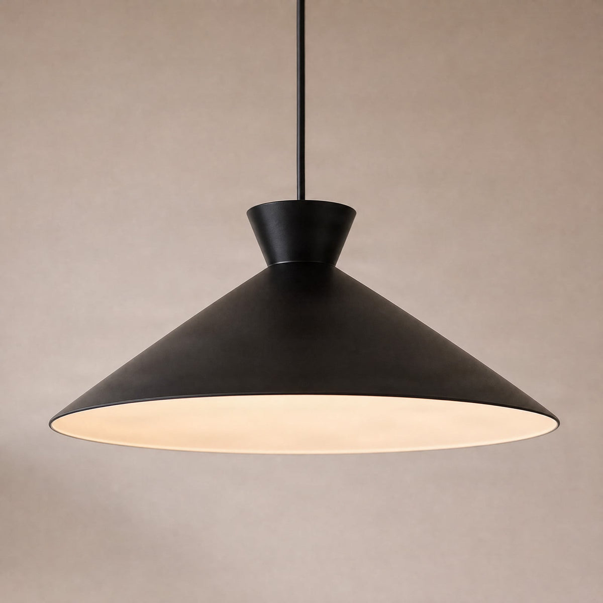 Lucande Amelia pendant light, 1-bulb, 17.7 in, black