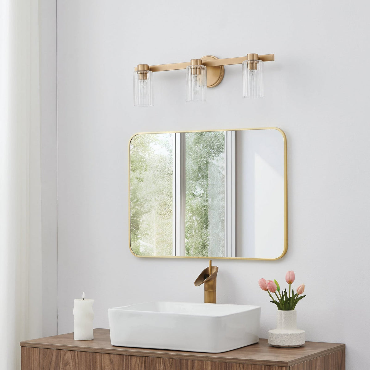 Thesis Bedminster bathroom wall lamp, gold, 3-bulb, 24 in, metal