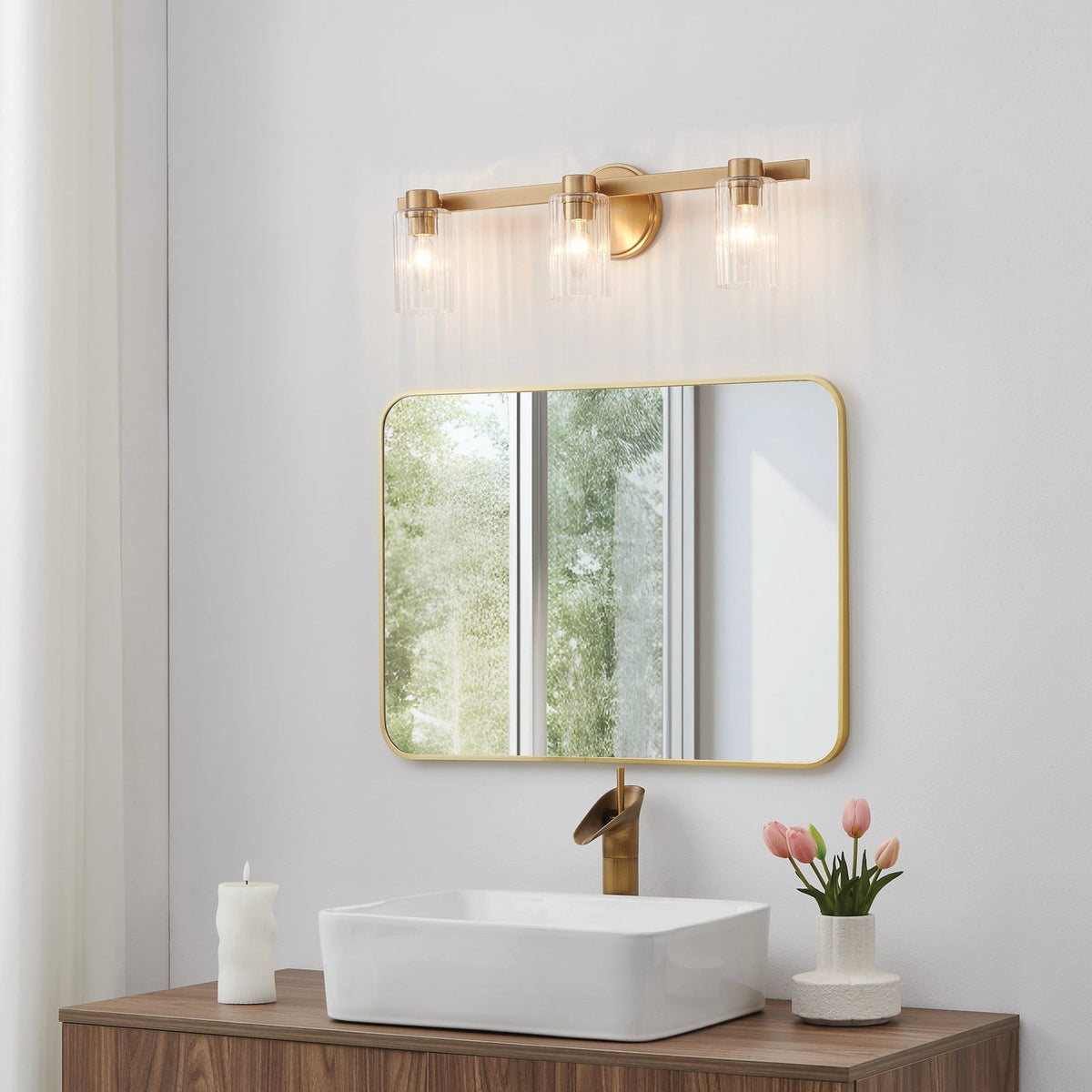 Thesis Bedminster bathroom wall lamp, gold, 3-bulb, 24 in, metal