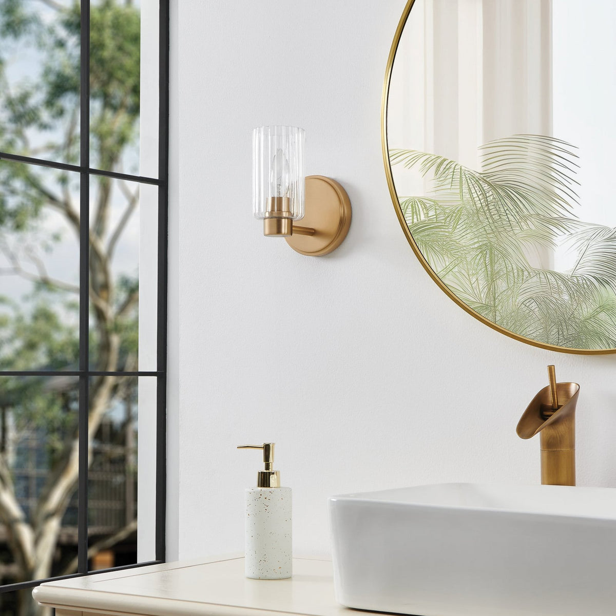 Thesis Bedminster bathroom wall lamp, gold, 1-bulb, 5 in, metal