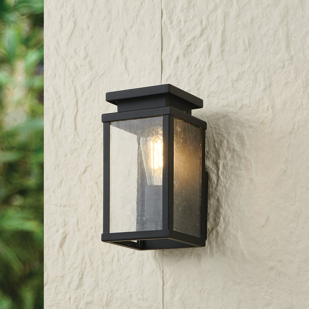 Thesis Overton outdoor wall light, matt black, 9 in, metal