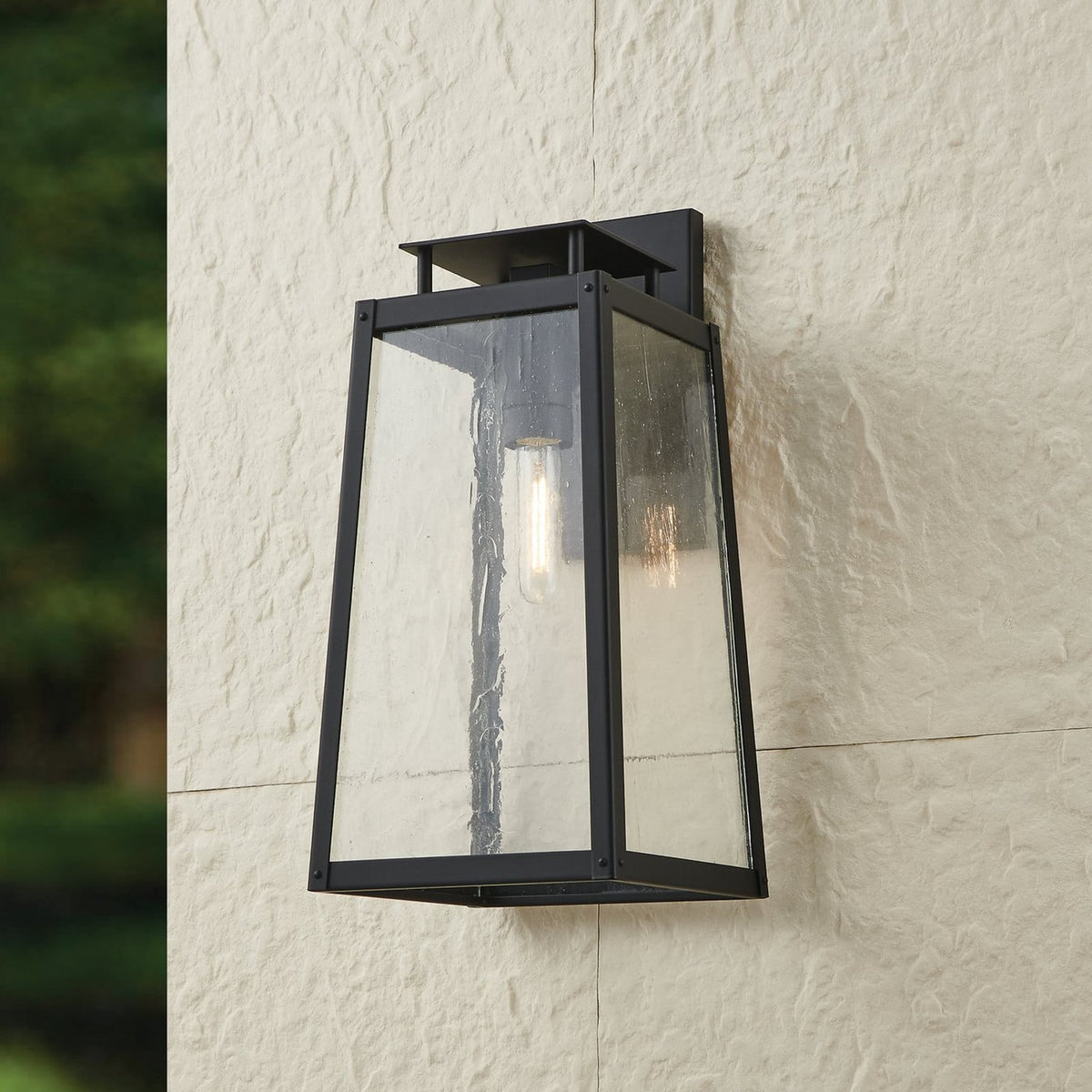 Thesis Salford outdoor wall light, matt black, 19 in, metal