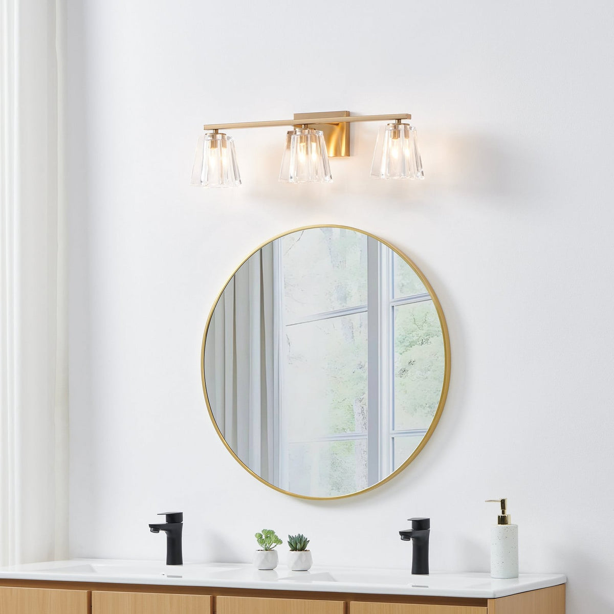 Thesis Valentin bathroom wall lamp, gold, 3-bulb, 24, in metal and glass