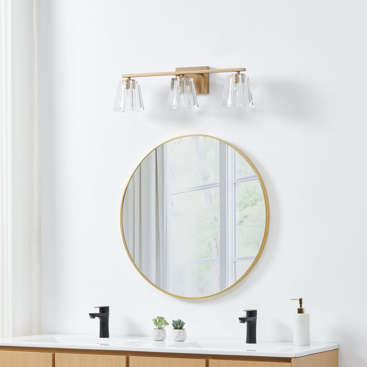 Thesis Valentin bathroom wall lamp, gold, 3-bulb, 24, in metal and glass