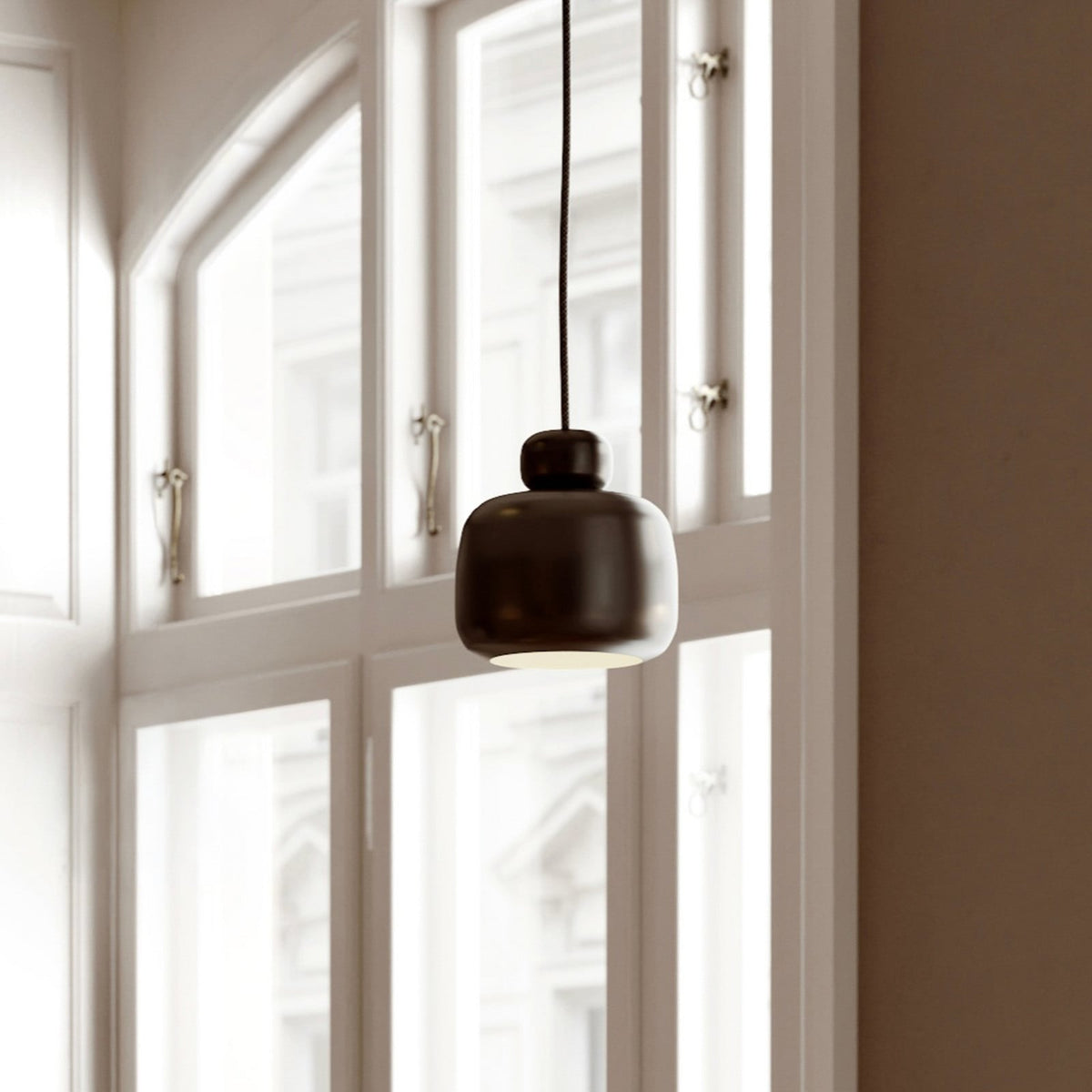 Woud Stone hanging light, black, Ø 6.3 in, E12, metal