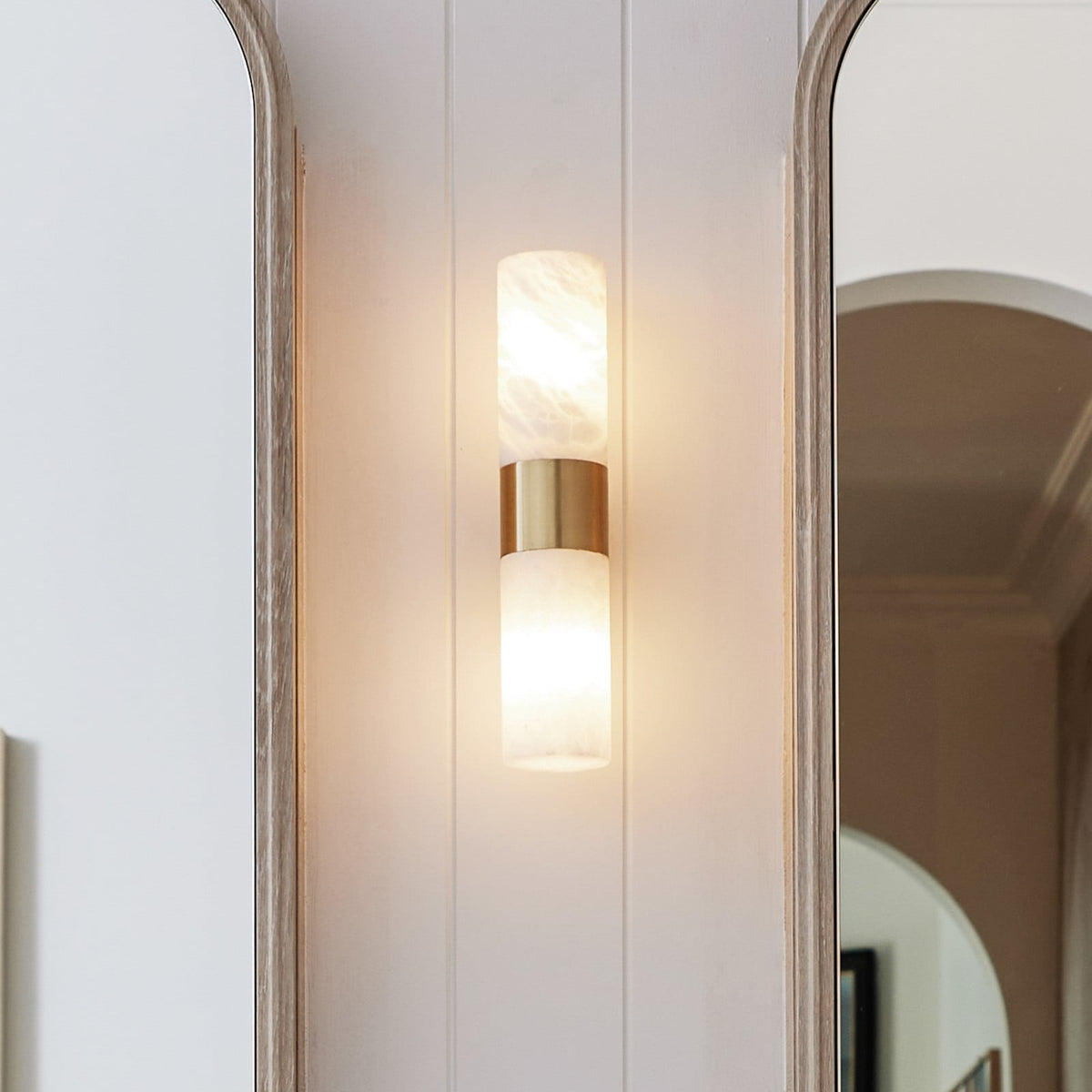 Luella wall light, white/brass, height 11.02 in, G9 2-bulb.