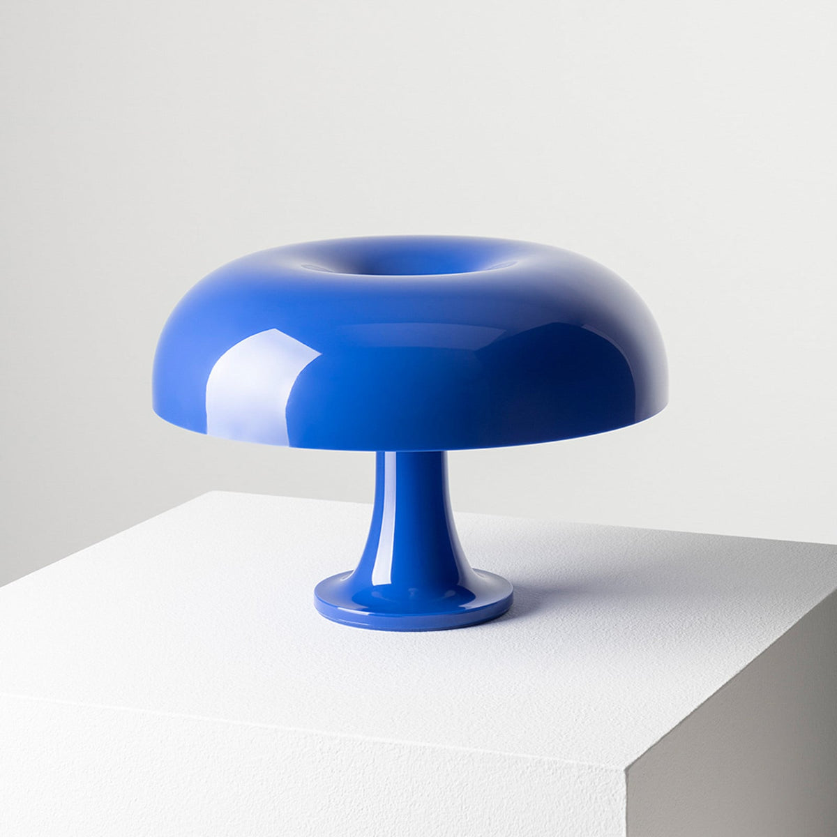 Artemide Nessino table lamp, blue, 8 49/64, plastic, E12