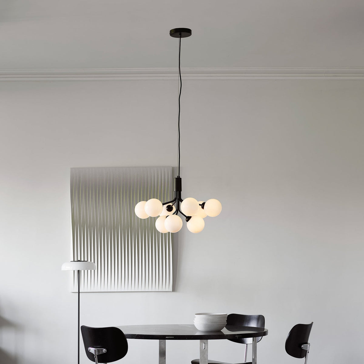 Nuura Apiales 9 pendant light, satin black/opal, Ø 23.4 in