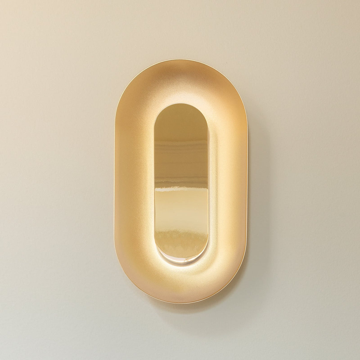 Nuura Sasi LED wall light, brass, 11.4 in, dimmable