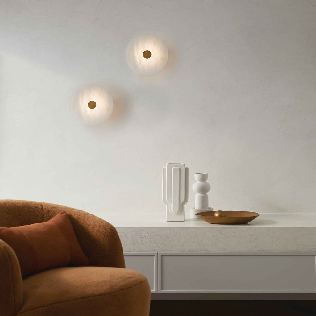 OSTEN LED wall lamp, white/brass, Jade, Ø 9.8 in, CCT, dimmable
