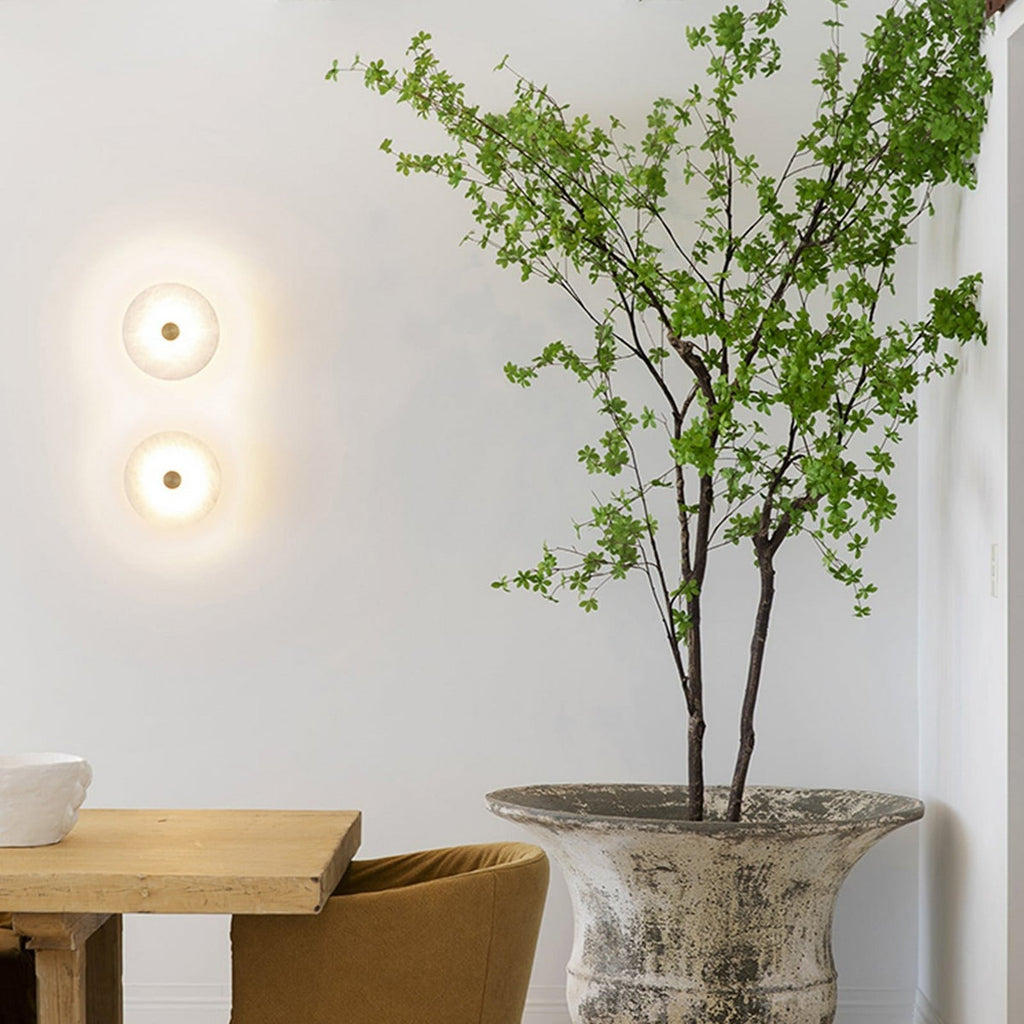 OSTEN LED wall lamp, white/brass, Jade, Ø 9.8 in, CCT, dimmable