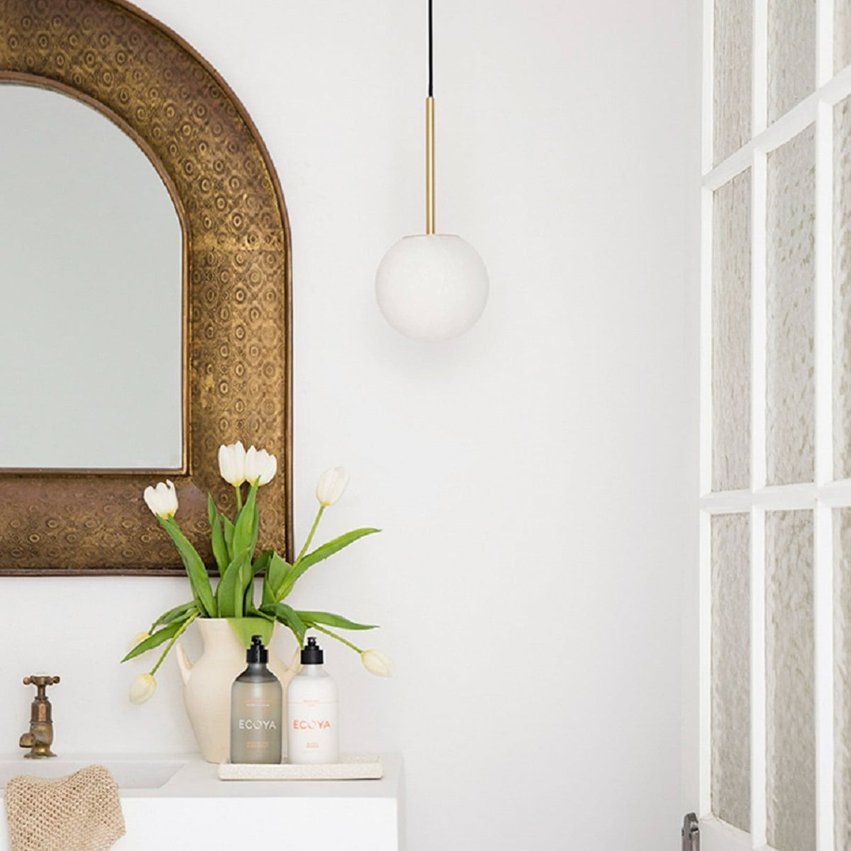 Lucent pendant light, white/brass, Ø 3.9 in, marble, G9