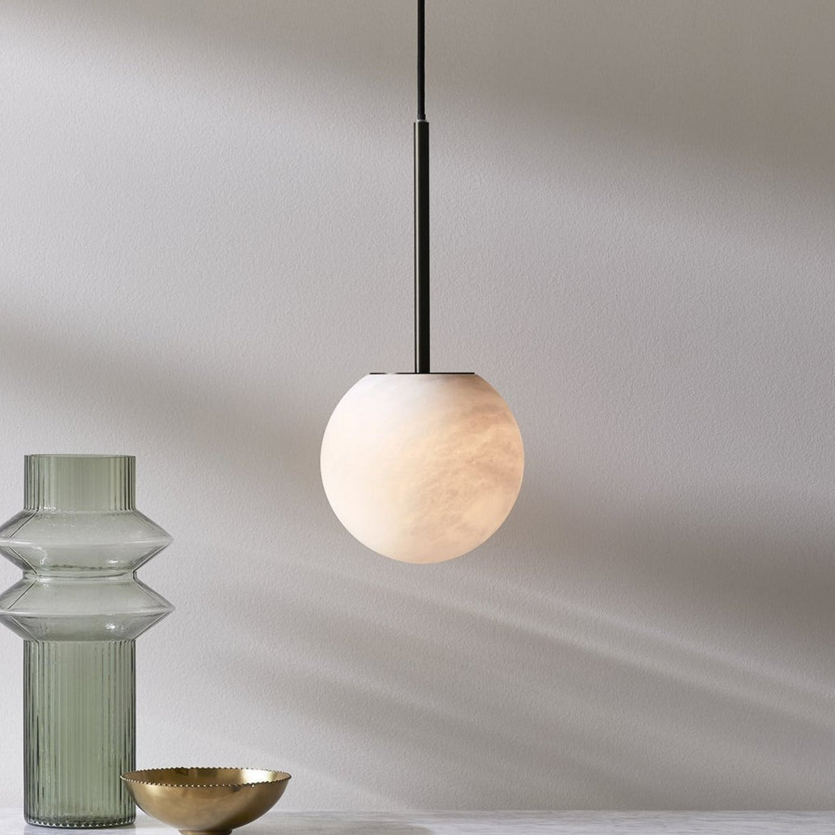 Lucente pendant light, white/black, Ø 3.9 in, marble, G9