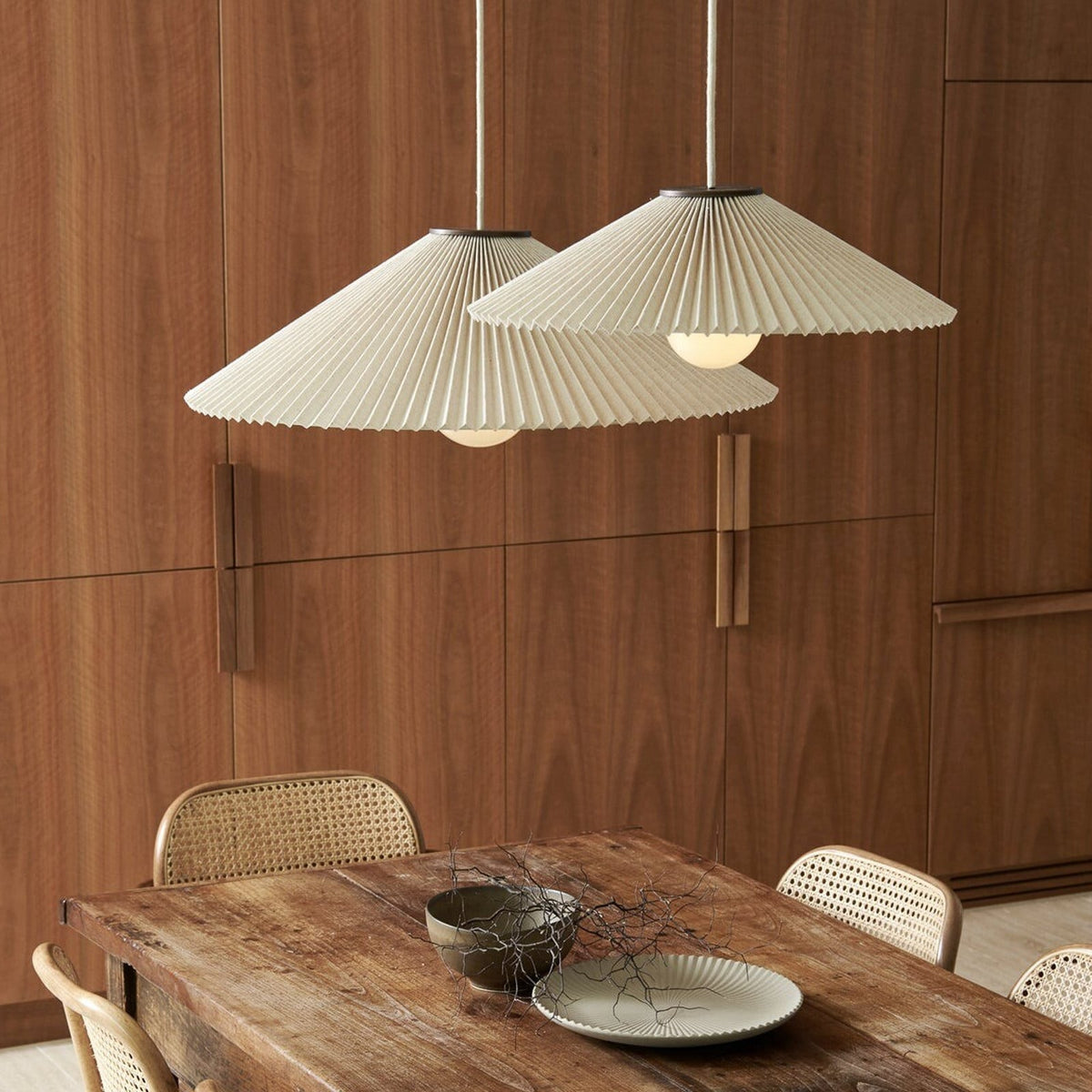 Amore pendant light, beige, Ø 25.6 in, fabric, E26