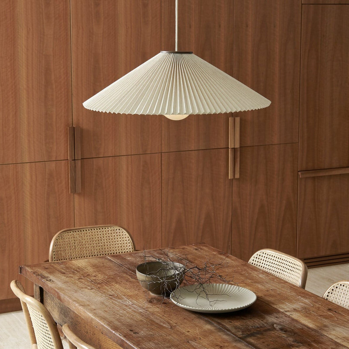 Amore pendant light, beige, Ø 25.6 in, fabric, E26