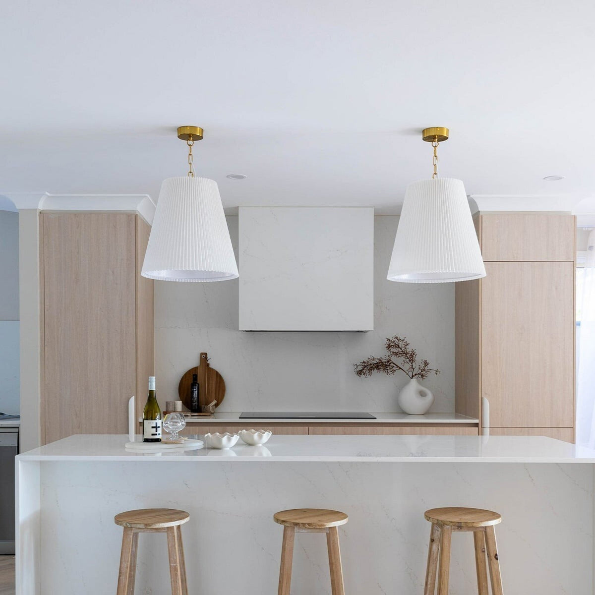 Amici pendant light, white, Ø 17.5 in, fabric, E26