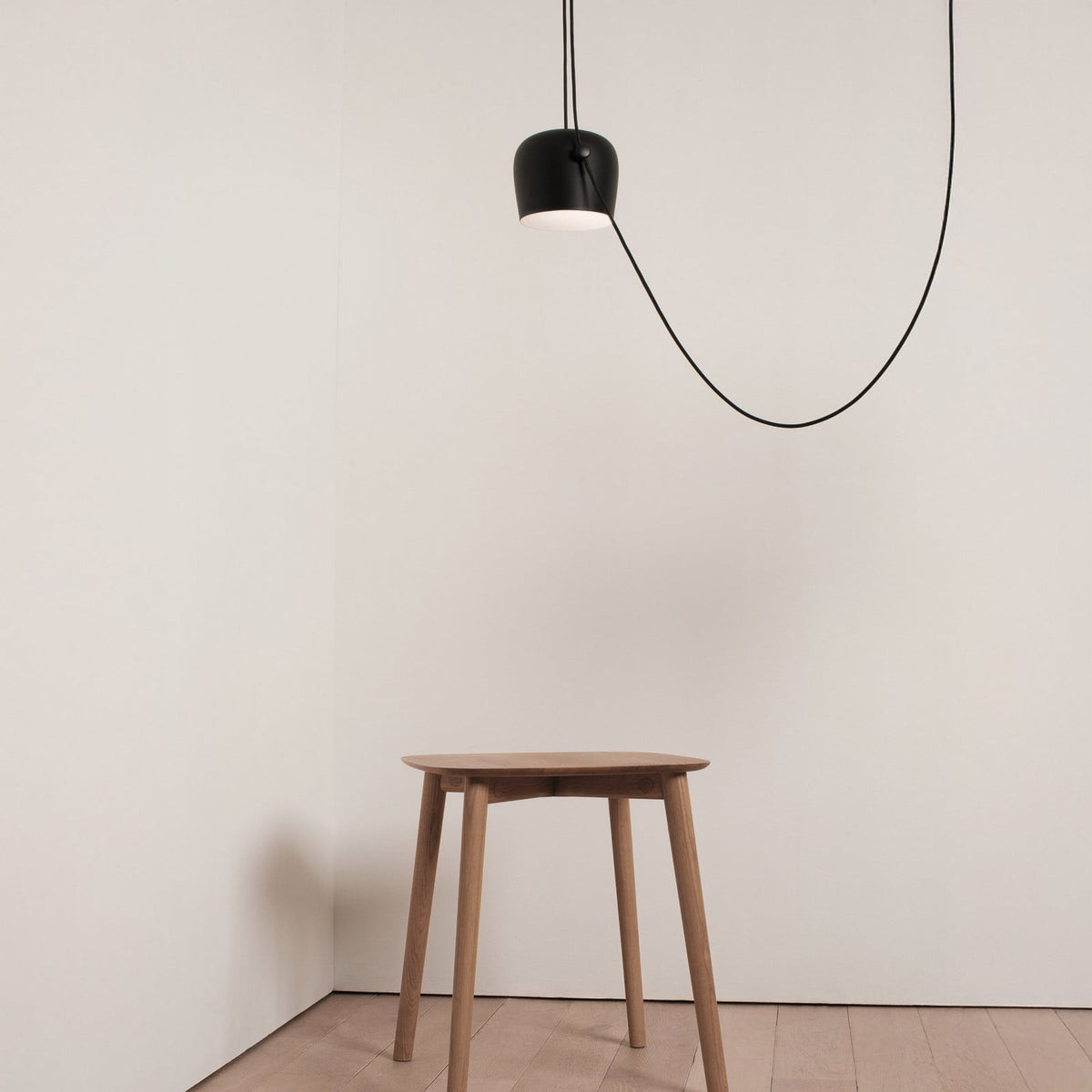 FLOS Aim U1 LED pendant light, black, aluminium, 2,700 K