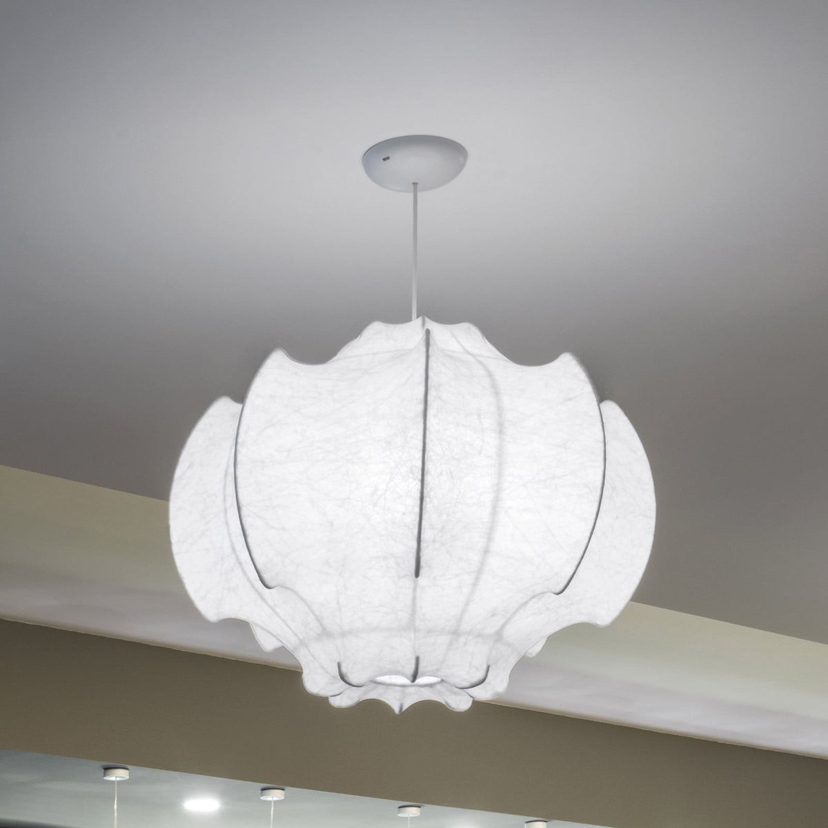 FLOS Viscontea pendant light, white, plastic, Ø 68 cm, E26