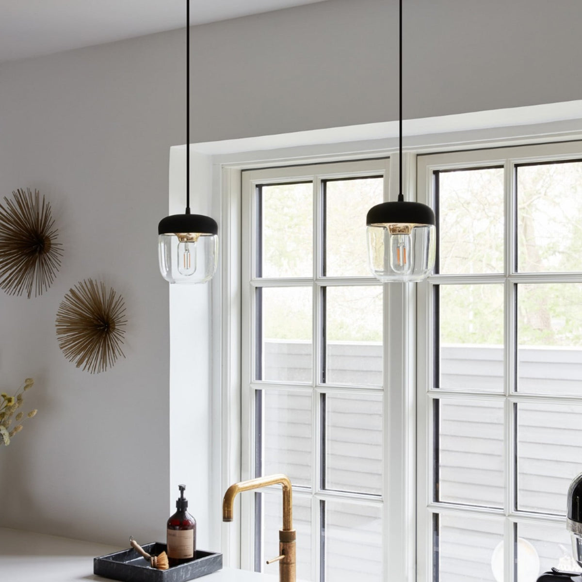 UMAGE Acorn hanging light, black/copper/clear, Ø 5.5, E26 LED