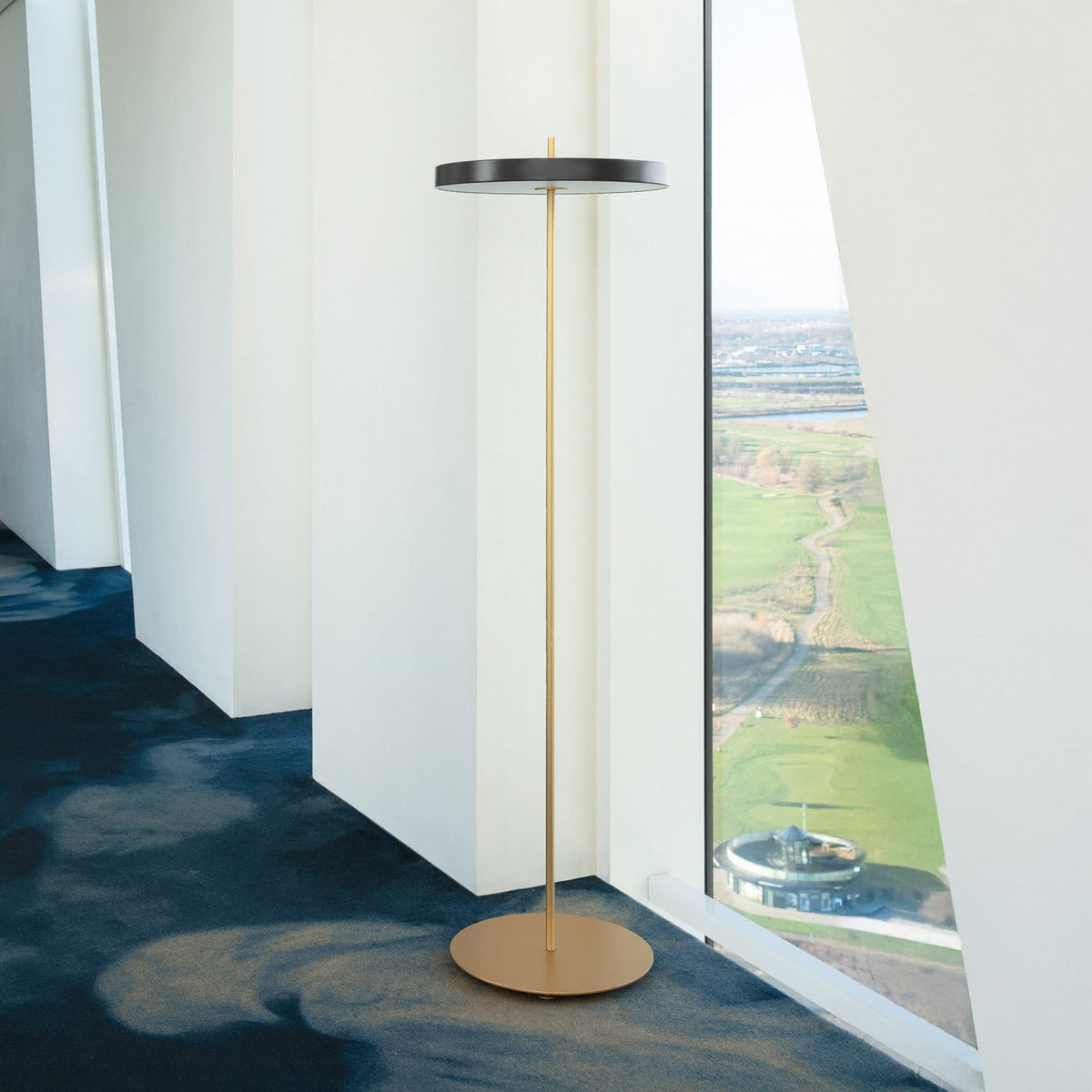 UMAGE Asteria LED floor lamp, anthracite/brass, 59.3 in, dimmable