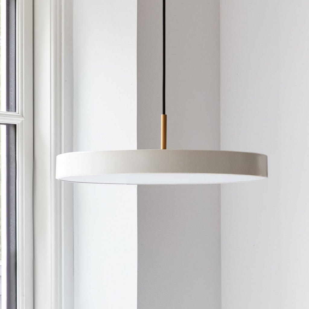 UMAGE Asteria LED pendant light, cream, Ø 16.9 in