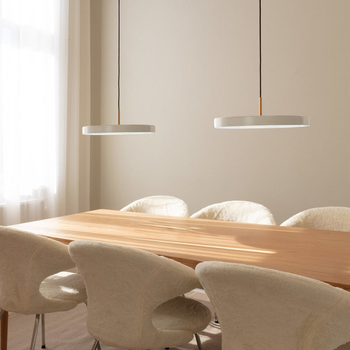 UMAGE Asteria LED pendant light, cream, Ø 16.9 in