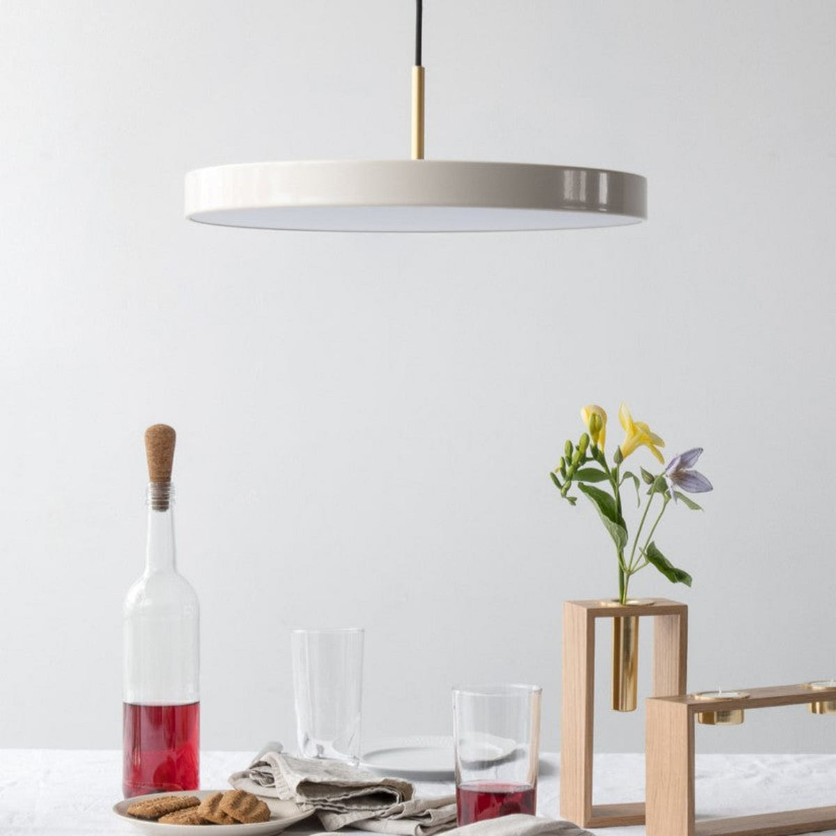 UMAGE Asteria LED pendant light, cream, Ø 16.9 in