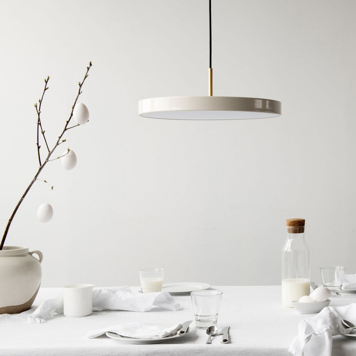 UMAGE Asteria LED pendant light, cream, Ø 16.9 in