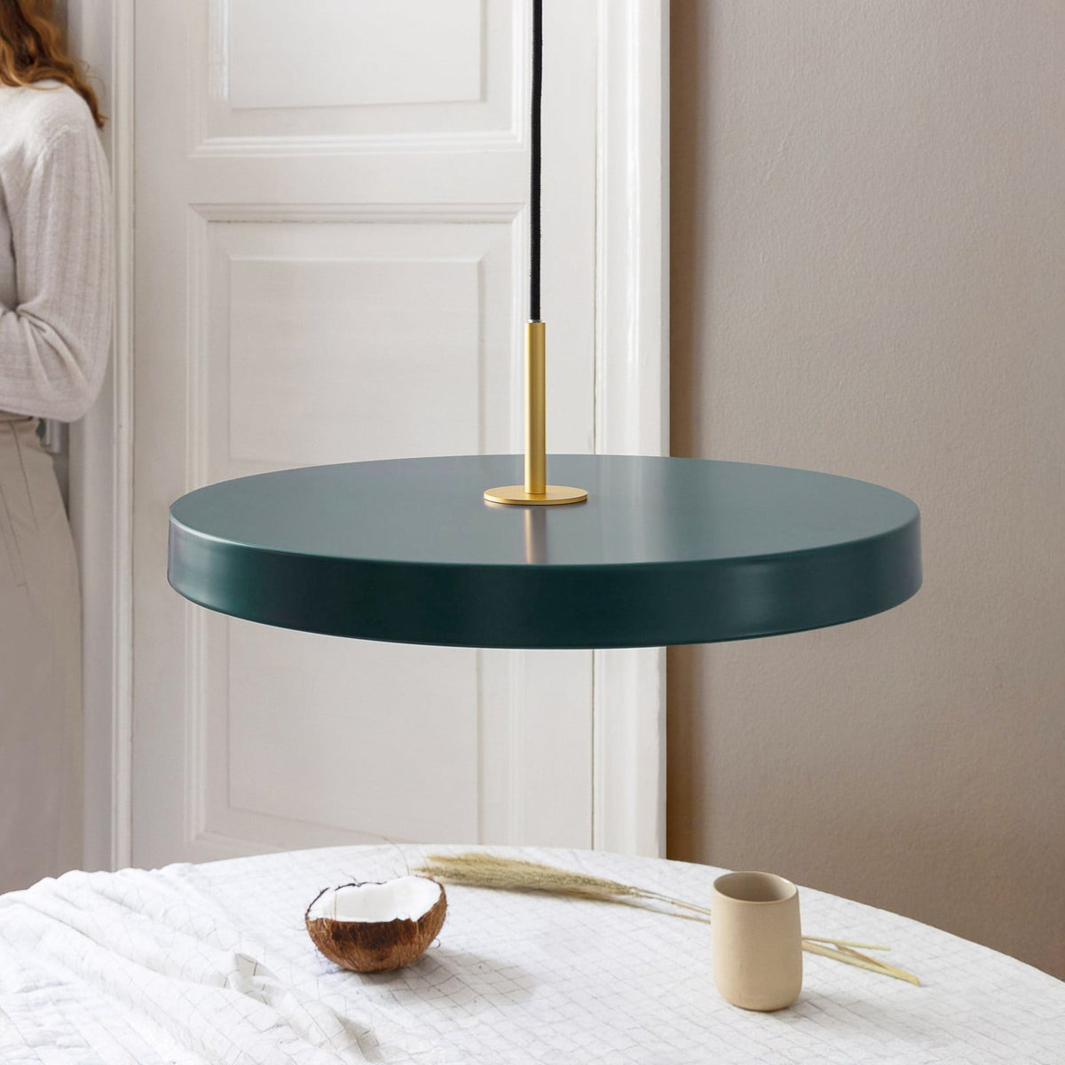 UMAGE Asteria LED pendant light, forest green, Ø 16.9 in