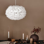 UMAGE Eos Medium Hanging Light, white, Ø 17.7 in, feathers