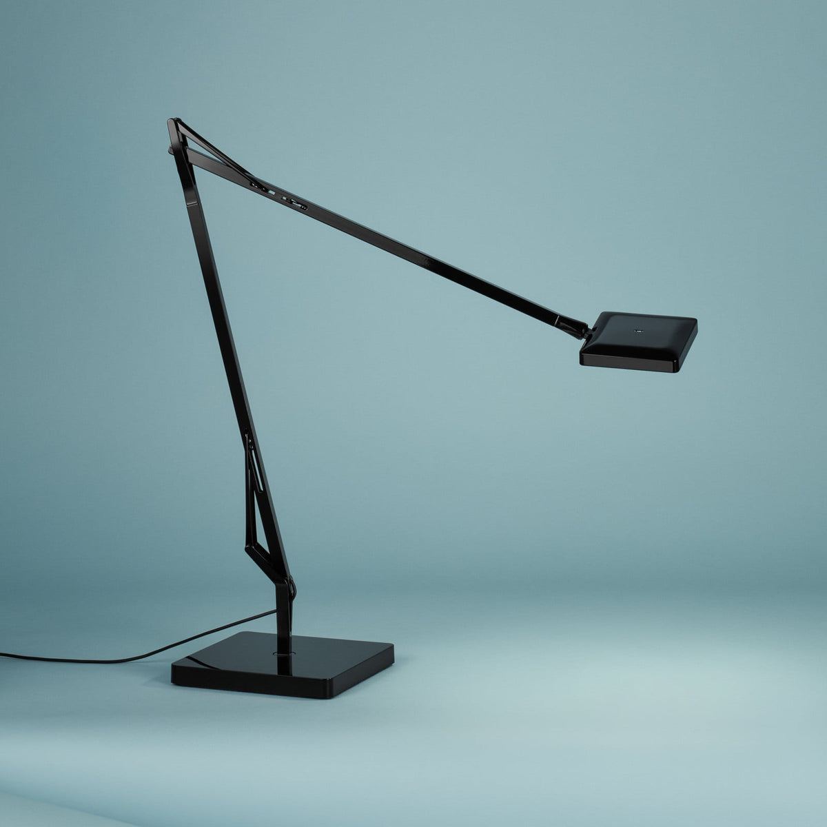 FLOS Kelvin LED table lamp, black, aluminium, 3000 K