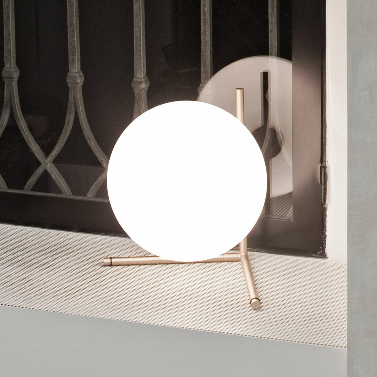 FLOS Ic T2 table lamp
