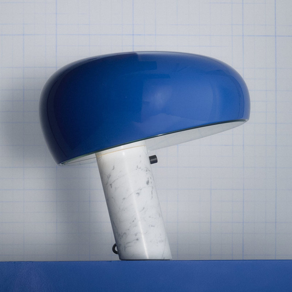 FLOS Snoopy table lamp, blue, glass, aluminium, height 36.9 cm